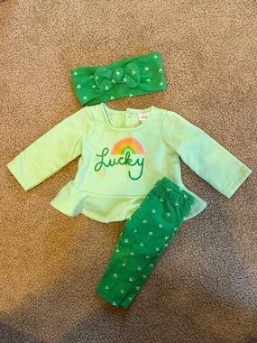 Cat & Jack Green Clover Baby Outfit Set